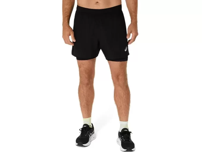 ASICS SILBERNE 2N1 5IN KURZE ASICS SILBERNE 2N1 5IN KURZE