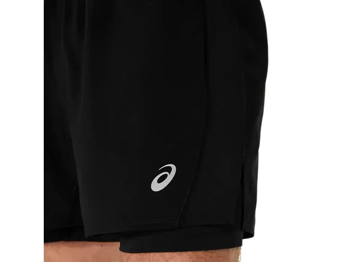 ASICS SILBERNE 2N1 5IN KURZE ASICS SILBERNE 2N1 5IN KURZE