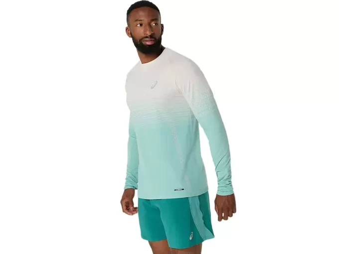 NAHTLOSES LANGARM-TOP FÜR HERREN NAHTLOSES LANGARM-TOP FÜR HERREN