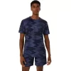 SAISONALES KURZARM-TOP MIT ALLOVER-PRINT