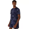 SAISONALES KURZARM-TOP MIT ALLOVER-PRINT
