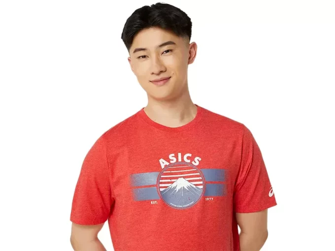 UNISEX ASICS EST 1977 MOUNTAIN T-SHIRT UNISEX ASICS EST 1977 MOUNTAIN T-SHIRT